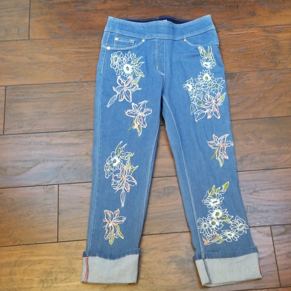 LUXE denim stretch capri embroidered flowers j bin - Picture 3 of 8